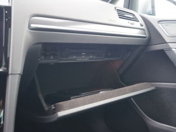 Volkswagen Golf R 2,0 TSI 310 KM DSG7 4Motion &ndash; Więcej Golfa w Golfie